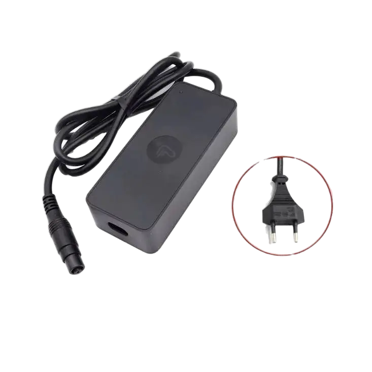 Originalni polnilnik za električni skuter Ninebot Zt3 Pro 53.6v 3.9a 210w (2)